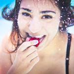 "The Glinters Underwater" &copy; Aurora Chisté