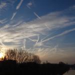"Contrails 2" © Rauchbier; Creative Commons license
